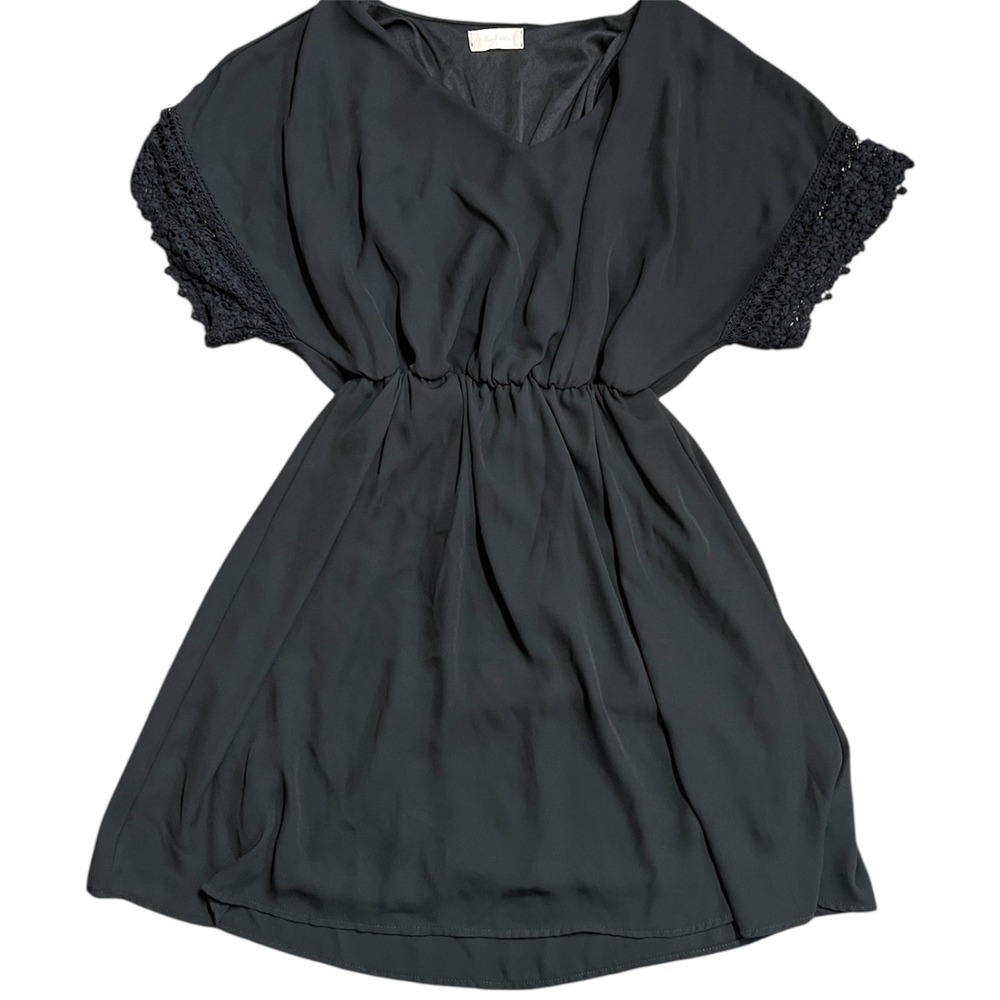 Altar'd State Black Crochet Sleeve Flutter Sleeve Smocked Waist‎ Dress Women L